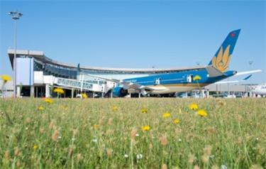 Hình ảnh máy bay A350 đầu tiên của Vietnam Airlines.