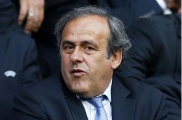 Platini là ứng viên sáng giá thay ông Blatter.