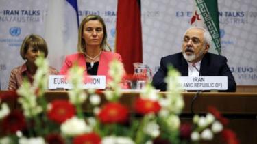 Bà Federica Mogherini và ông Mohammad Javad Zarif trong cuộc gặp ngày 14/7 tại Áo.