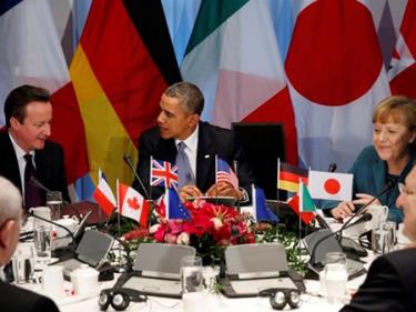Tổng thống Mỹ Obama (giữa), bên cạnh Thủ tướng Anh David Cameron và Thủ tướng Đức Angela Merkel. Mỹ cho rằng EU nên có tiếng nói mạnh mẽ hơn để hỗ trợ Mỹ duy trì an ninh tại biển Đông