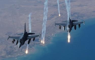 Hai chiếc máy bay F16