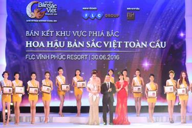 12 cô gái lọt vào chung kết Hoa hậu Bản sắc Việt.