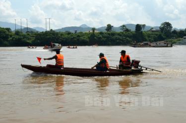 Lực lượng vũ trang huyện Văn Yên diễn tập cơ chế thực binh trong cuộc diễn tập phòng chống thiên tai tháng 6/2016.