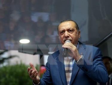 Tổng thống Thổ Nhĩ Kỳ Recep Tayyip Erdogan phát biểu tại Istanbul ngày 16/7.