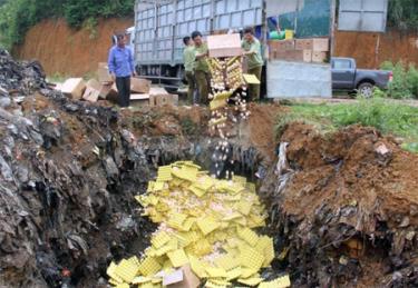 105.000 quả trứng gà nhập lậu đã được Chi cục Quản lý thị trường và cơ quan chức năng tiêu hủy theo quy định.