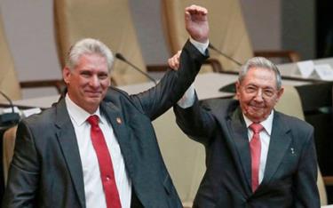 Ông Raul castro và Chủ tịch Miguel Díaz-Canel.