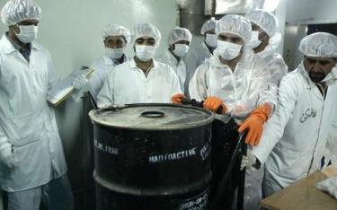 Iran xác nhận đã vượt hạn mức 300kg dự trữ urani theo thỏa thuận hạt nhân năm 2015.