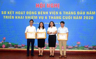 Các tập thể có thành tích xuất sắc trong phong trào thi đua yêu nước năm 2019 nhận bằng khen của UBND tỉnh