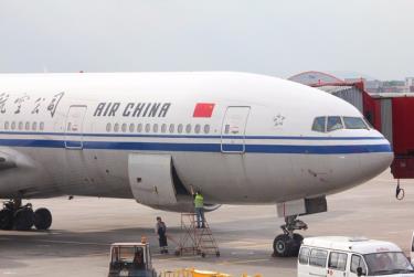 Từ ngày 13/7, các hãng hàng không rung Quốc bị hạn chế thực hiện số chuyến bay tới thủ đô Paris của Pháp.