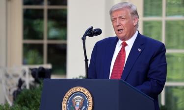 Tổng thống Mỹ Donald Trump ngày 14/7 phát biểu tại Vườn Hồng, Nhà Trắng.