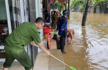 Trận mưa to đêm 4/7 làm nhiều tuyến đường trên thành phố Lào Cai ngập sâu. Dự báo sẽ có lượng nước lớn chảy về sông Hồng qua địa phận thành phố Yên Bái gây ngập úng một số khu vực. (Ảnh minh họa)