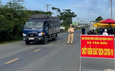 Một chốt kiểm soát dịch ở Long An.