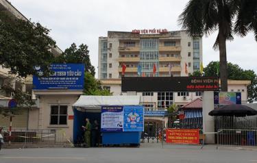 Phong tỏa toàn bộ Viện Phổi Hà Nội sau khi phát hiện hàng loạt ca mắc Covid-19.