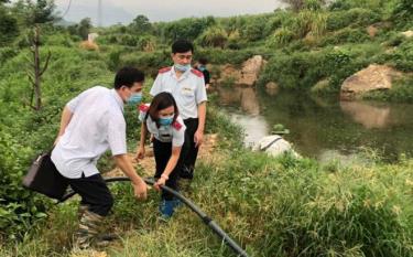 Đoàn công tác liên ngành của tỉnh Yên Bái tiến hành kiểm tiến hành kiểm tra đột xuất cơ sở chăn nuôi của Công ty TNHH Minh Hiền.