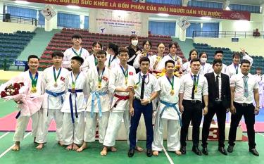 Thành phố Yên Bái phát huy thế mạnh môn võ karate tại Đại hội TDTT tỉnh lần thứ IX.