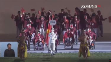 Đoàn thể  thao người khuyết tật Việt Nam tại Lễ khai mạc ASEAN Para Games 11.