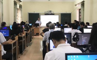 Lớp tập huấn sử dụng Bộ công cụ đánh giá mô hình “Công dân học tập” do Hội Khuyến học tỉnh phối hợp với Trường Đại học Mở Hà Nội tổ chức