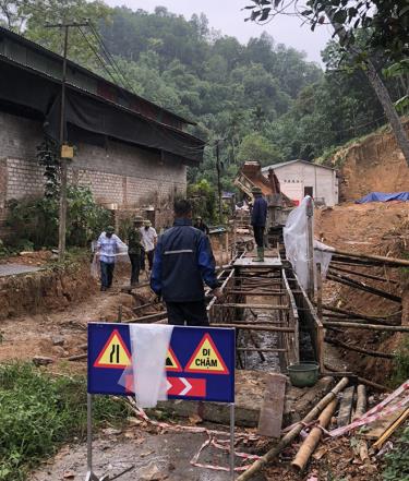 Các đơn vị thi công đang gấp rút khơi thông dòng chảy tại các địa điểm trên địa bàn phường Yên Ninh và Minh Tân, thành phố Yên Bái.
