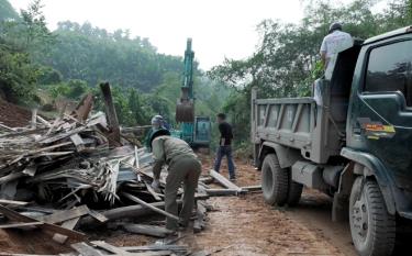 Nhiều hộ dân nằm trong vùng dự án tự nguyện tháo dỡ tài sản trên đất bàn giao mặt bằng cho chủ đầu tư đẩy nhanh tiến độ thi công