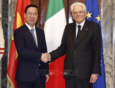 Tổng thống Cộng hòa Italia Sergio Mattarella đón Chủ tịch nước Võ Văn Thưởng.