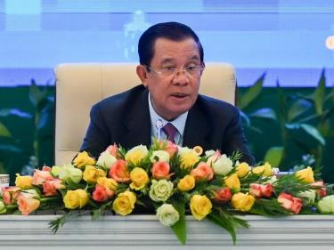 Thủ tướng Campuchia Samdech Techo Hun Sen trong một cuộc họp báo tại Phnom Penh.