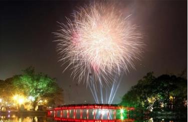 Hà Nội bắn pháo hoa tại 30 điểm kỷ niệm 70 năm Ngày Giải phóng Thủ đô.