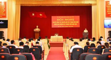 Quang cảnh Hội nghị đánh giá công tác m88 ca cuoc truc tuyen số huyện Lục Yên trong 6 tháng đầu năm 2024.