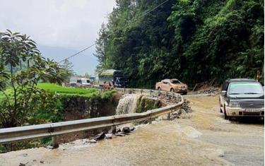 Các phương tiện đã lưu thông trên đèo Phau Phạ