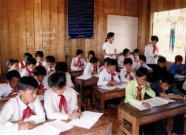 Một buổi học của học sinh Trường Tiểu học-THCS Sùng Đô (Văn Chấn).