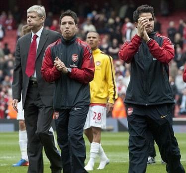 Arsenal đối mặt với việc mất bộ đôi Fabregas - Nasri.