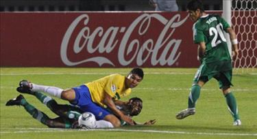 Brazil thắng 3-0, nhưng có trận đấu vất vả nhất từ đầu giải trước Ảrập Xêut.