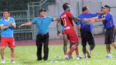 Hòa Phát vui như mở hội khi quật ngã Đồng Tâm Long An 3-2.