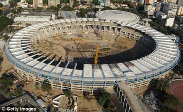 Sân Maracana lại bị chậm tiến độ.