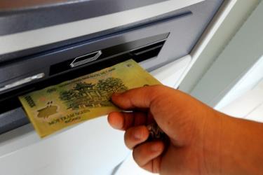 Dự kiến thu phí ATM từ năm 2013.