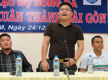 Bầu Nguyễn Xuân Thủy (giữa) sẽ không được tham gia vào bất cứ giải đấu nào do VFF tổ chức trong vòng 5 năm tới.