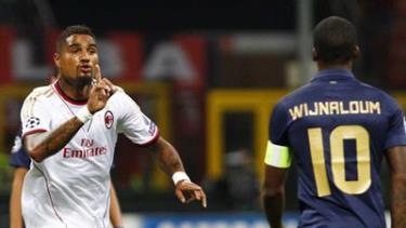 Tiền vệ Kevin-Prince Boateng (phải) góp công lớn trong chiến thắng của AC Milan trước PSV.