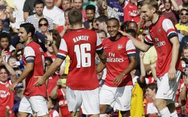 Arsenal dẫn trước từ rất sớm
