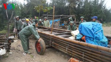 Ngư dân miền Trung đang khẩn trương triển khai phương án đối phó với bão (Ảnh minh họa)