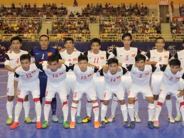 Đoàn Ngọc Hào (số 13) trong đội hình tuyển Futsal Việt Nam dự AFC Cup 2014 tại Thành phố Hồ Chí Minh.