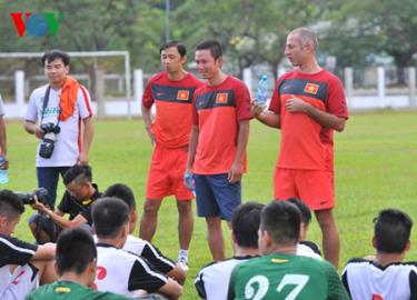 HLV Guillaume không 'ngại' thử nghiệm các cầu thủ.