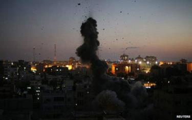 Các cuộc tấn công ở Gaza kéo dài đến sát giờ ngừng bắn
