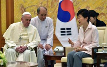 Tổng thống Hàn Quốc Park Geun-hye tiếp Giáo hoàng Francis