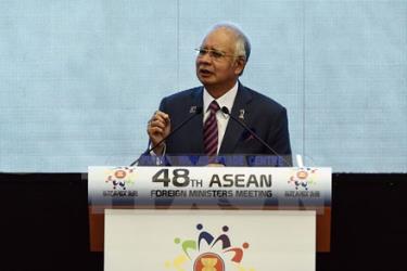 Thủ tướng Malaysia Najib Razak phát biểu tại lễ khai mạc Hội nghị.