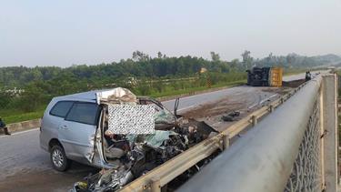 Tai nạn xảy ra đoạn cầu Tân Lập trên tuyến cao tốc Hà Nội - Thái Nguyên.
