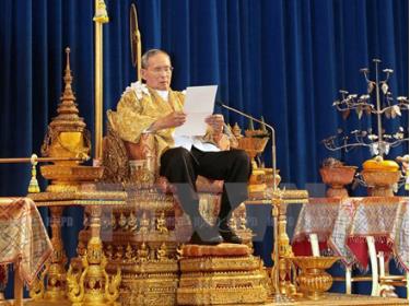Nhà vua Bhumibol Adulyadej.