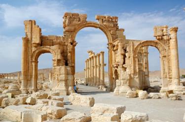 Nhiều ngôi mộ cổ niên đại hàng trăm năm tại thành phố lịch sử Palmyra của Syria.