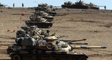 Quân đội Thổ Nhĩ Kỳ nã pháo vào các mục tiêu IS ở Syria.