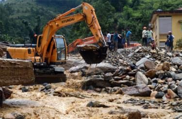 Mù Cang Chải đang tập trung cao độ mọi lực lượng khắc phục hậu quả lũ quét. (Ảnh: Mạnh Cường)