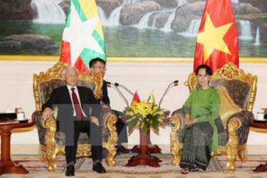 Tổng Bí thư Nguyễn Phú Trọng tại cuộc gặp Cố vấn Nhà nước Myanmar Aung San Suu Kyi.