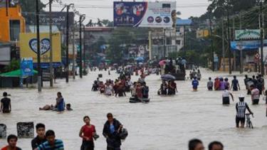 Cảnh ngập lụt sau mưa lớn kéo dài tại Bago, Myanmar ngày 28-7.